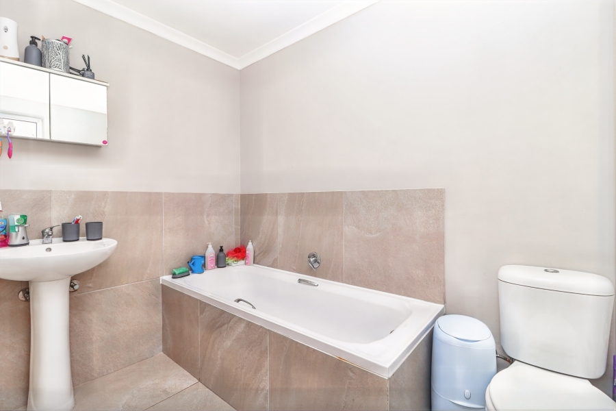 3 Bedroom Property for Sale in Parklands Western Cape